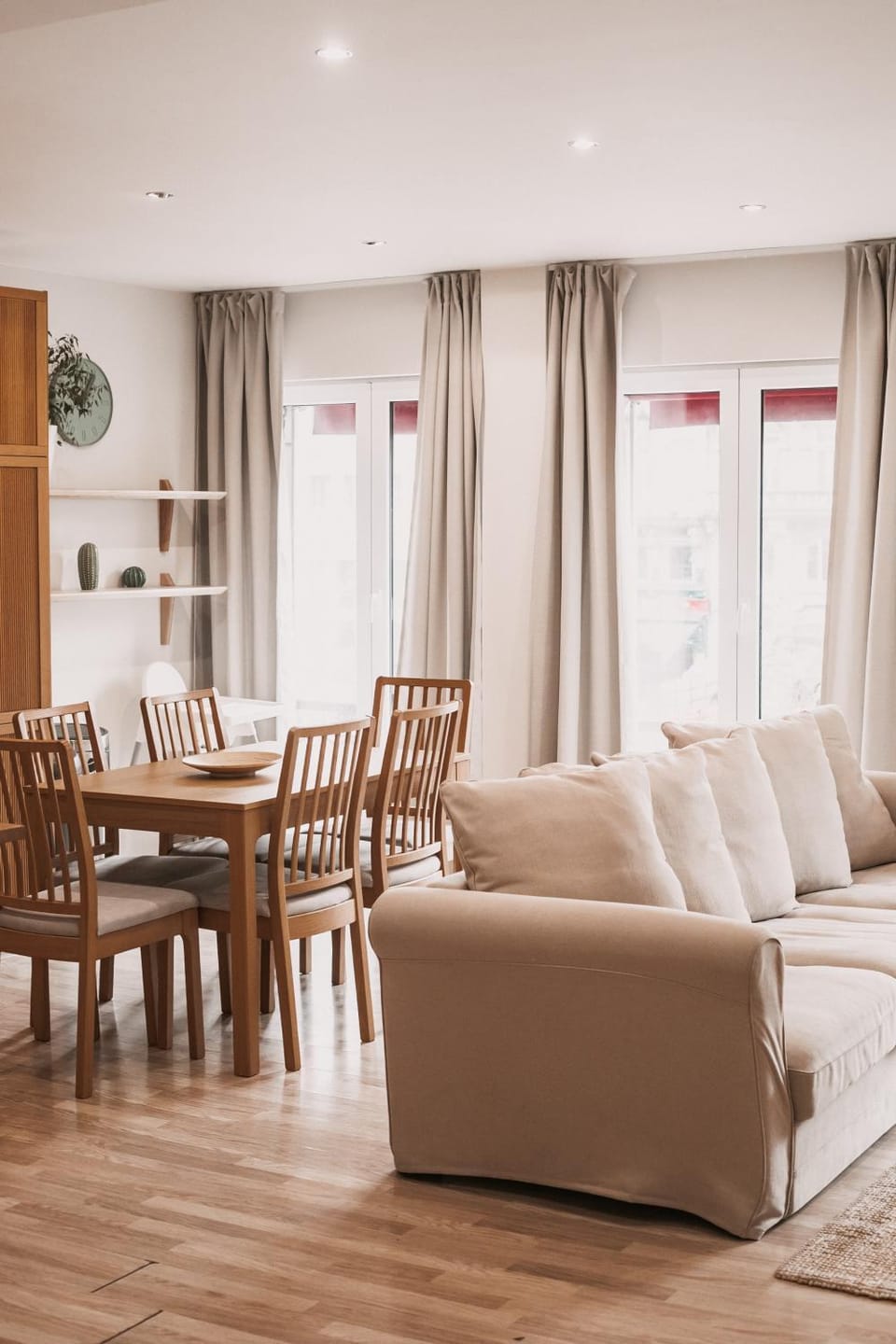 Living room, Dining area