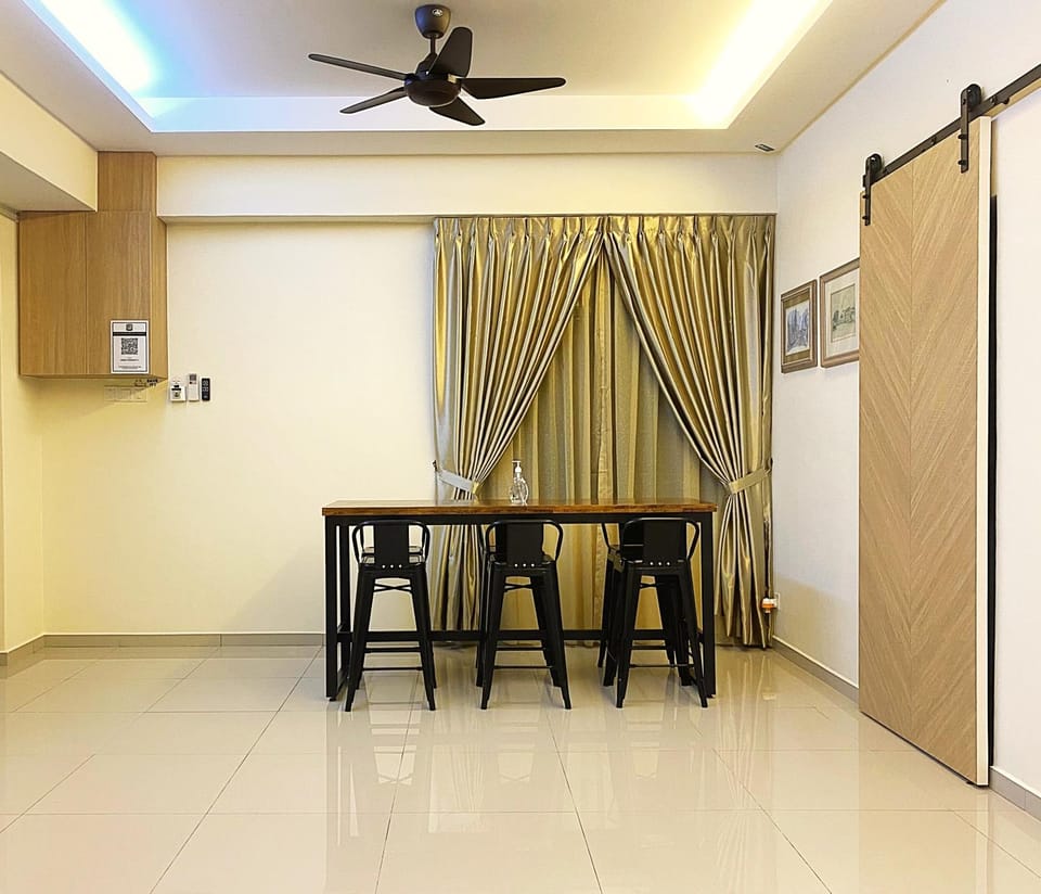 Living room, Seating area, Dining area, Meeting/conference room