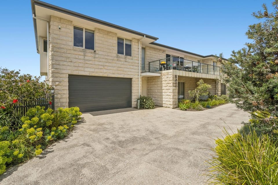 Sorrento City Style Apartment in Melbourne Road