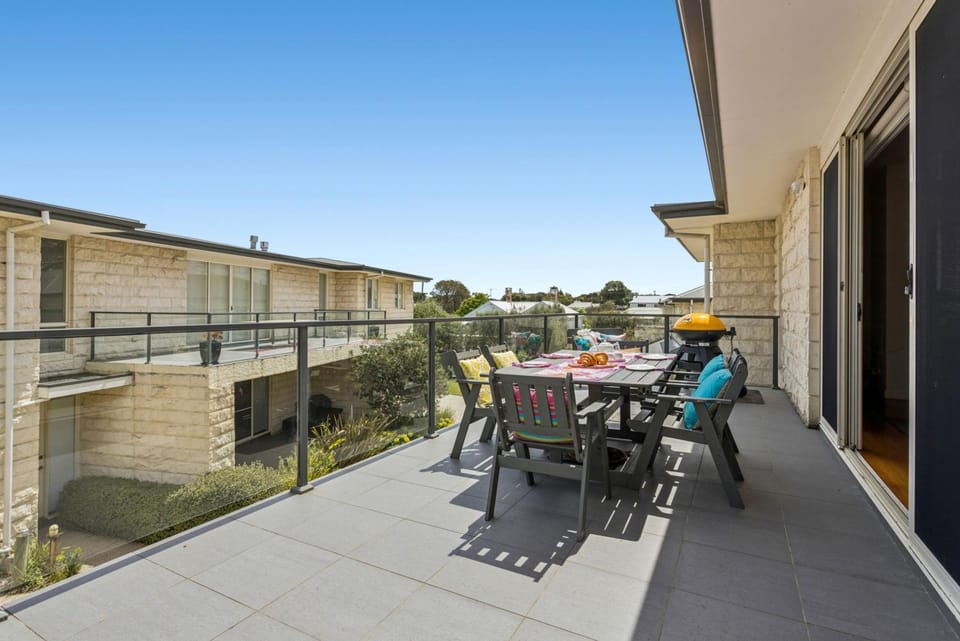 Sorrento City Style Apartment in Melbourne Road