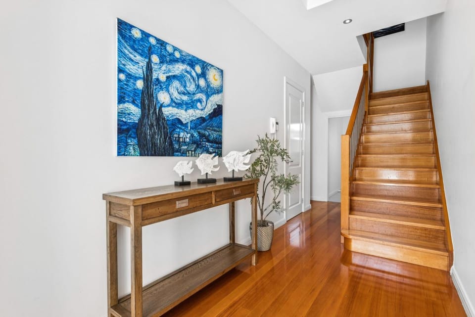 Sorrento City Style Apartment in Melbourne Road
