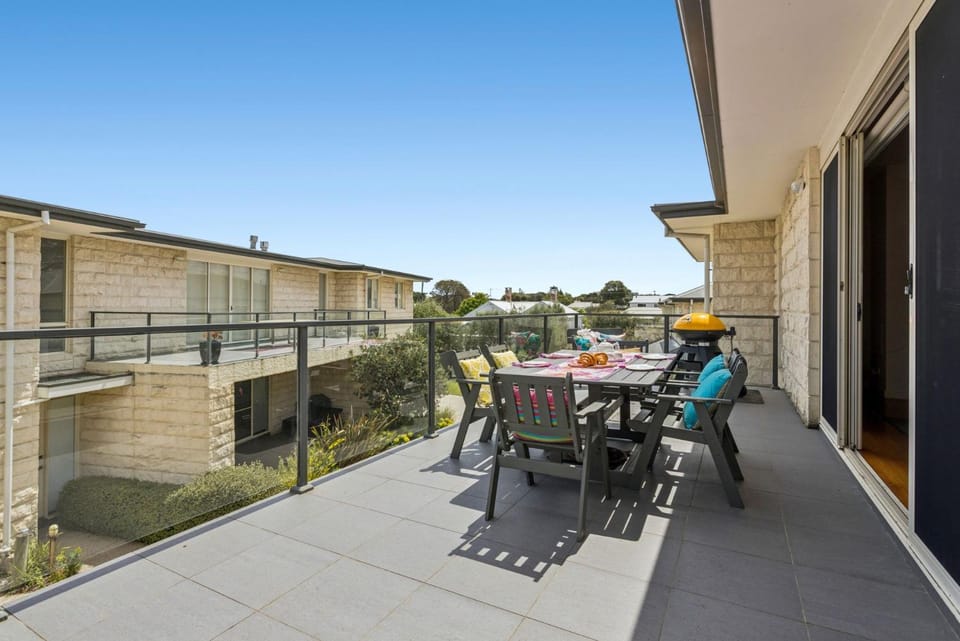 Sorrento City Style Apartment in Melbourne Road