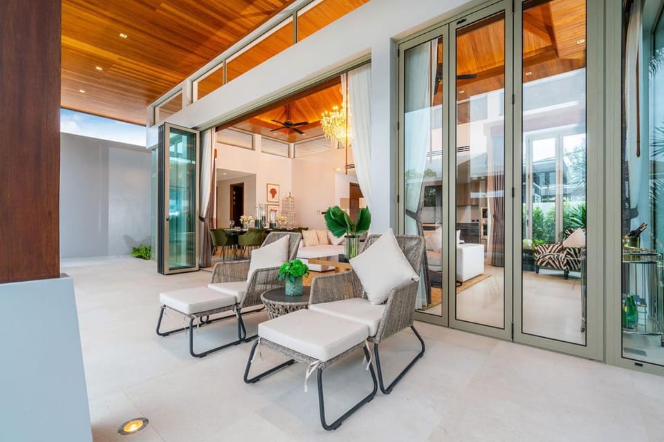 Patio, Seating area