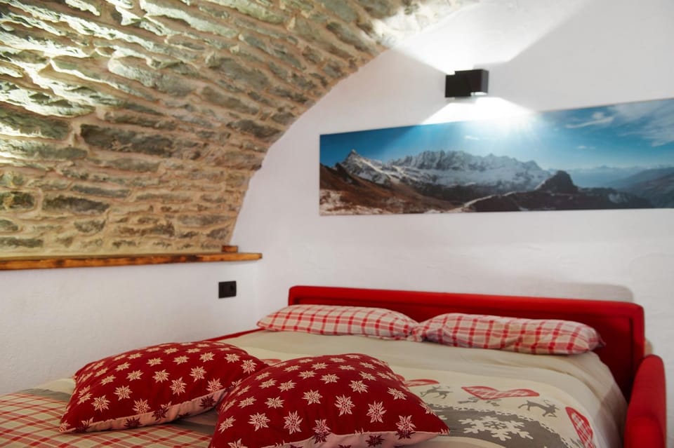 Property building, Living room, Bedroom