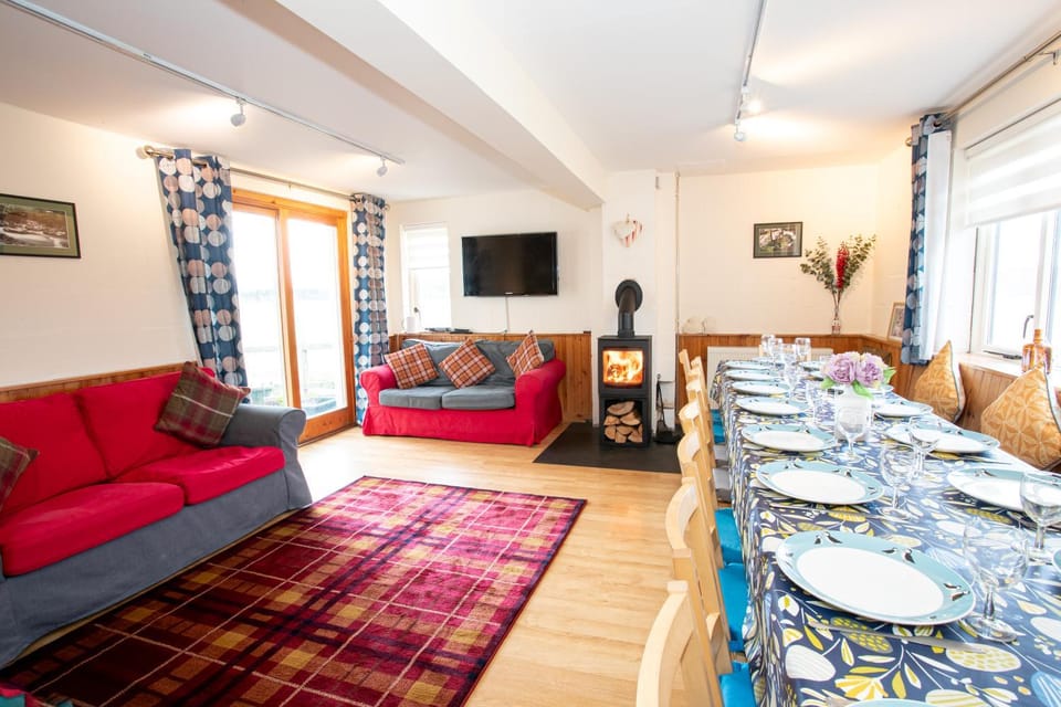 Communal lounge/ TV room
