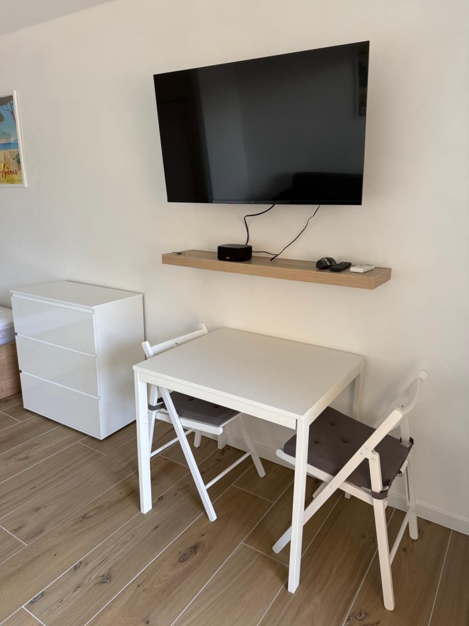 Super studio climatisé sur le port de Hyeres Apartment in Hyères