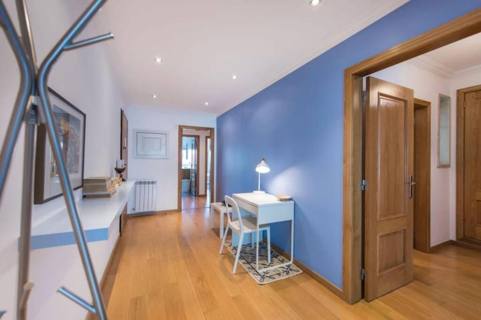 2 Bedroom with Garage Family Wonder Apartment in Lisbon