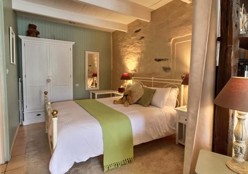 Bed, Bedroom, wardrobe