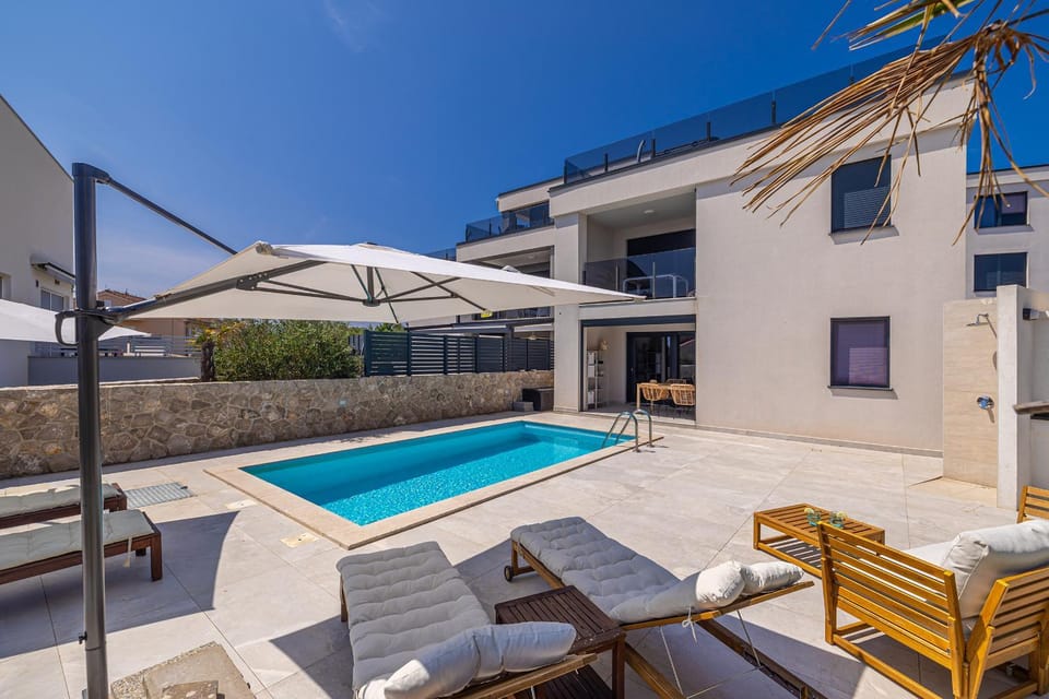 Property building, Swimming pool