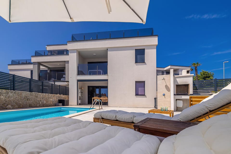 Property building, Swimming pool