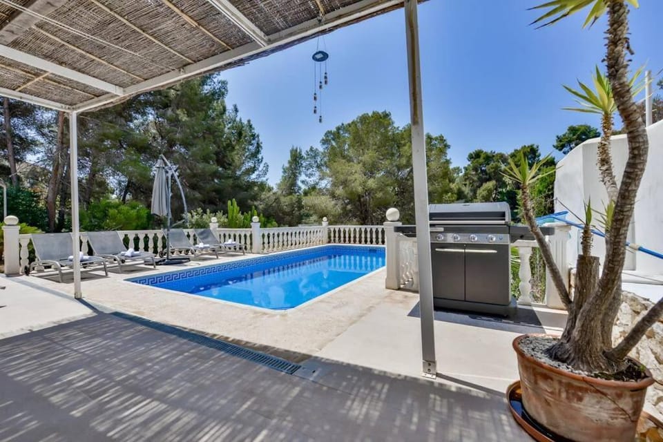 BBQ facilities, Swimming pool