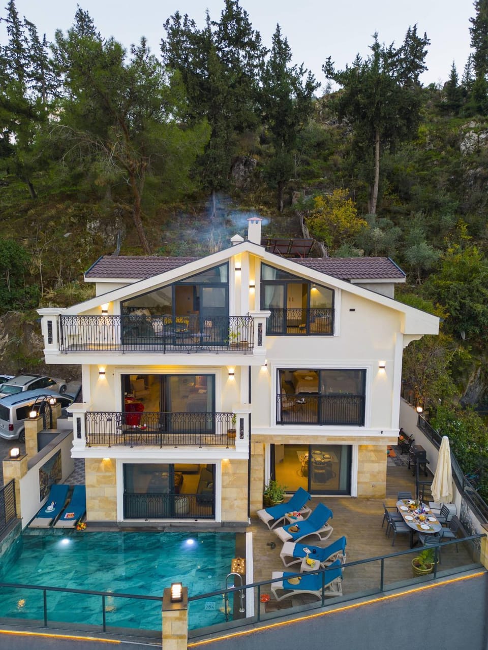 Property building, Pool view