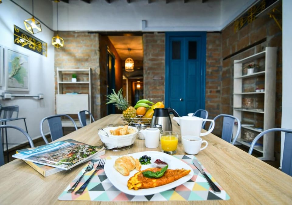 Dining area, Food, Breakfast