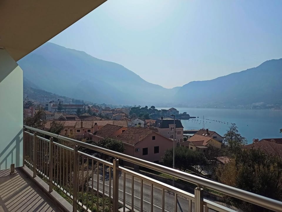 Balcony/Terrace, City view, City view, Sea view, Sea view, Street view