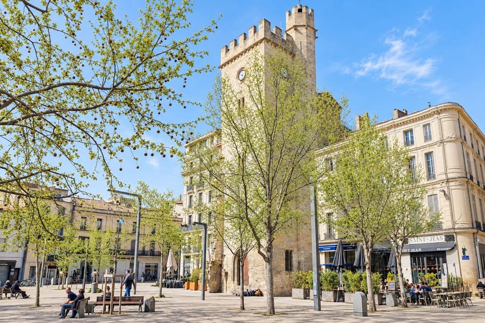 Neighbourhood, City view, Street view, Location