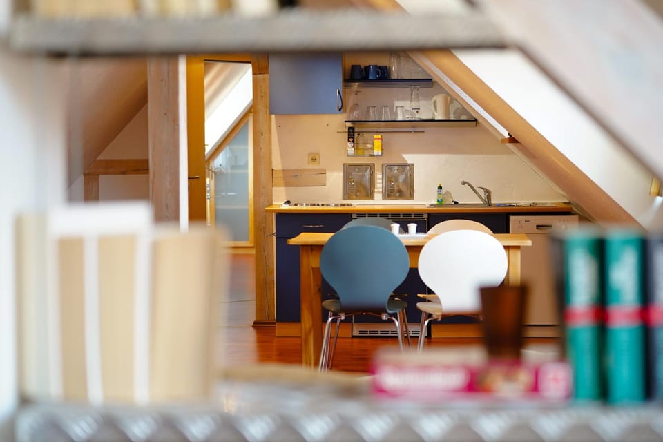 Kitchen or kitchenette, Dining area, stove