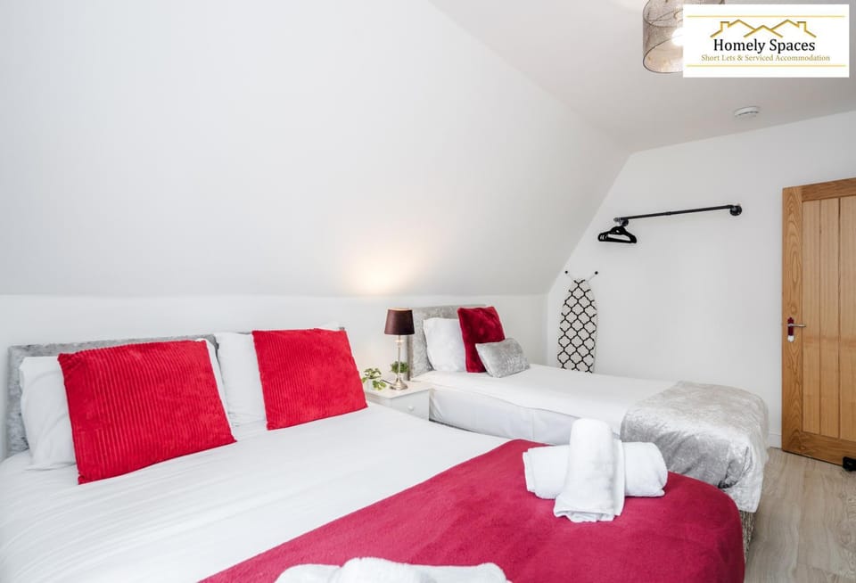 Bed, Photo of the whole room, Bedroom, wardrobe