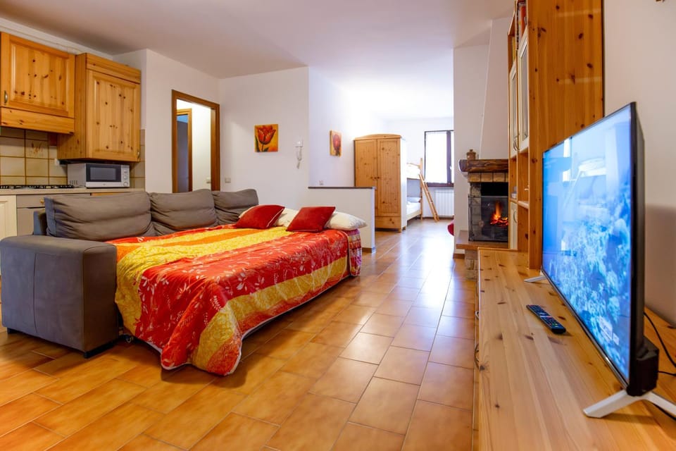 Communal lounge/ TV room