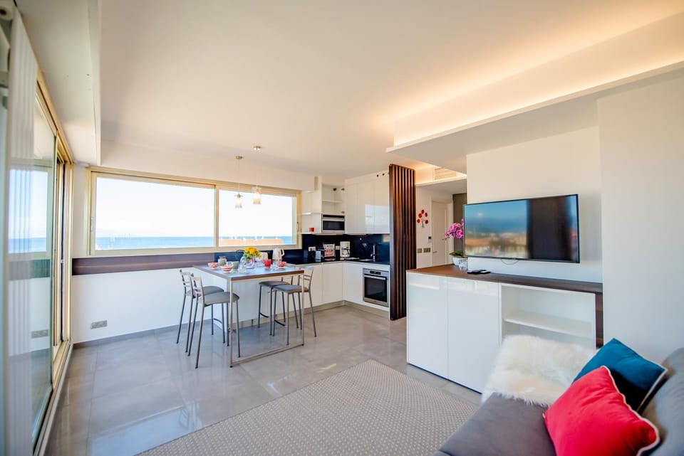High Standing with Incredible Old Antibes and Sea views Apartment in Antibes