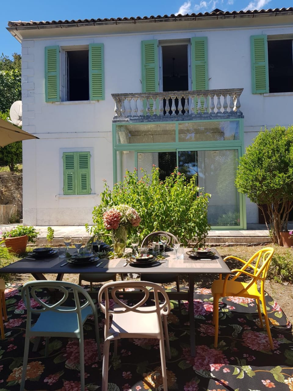 Facade/entrance, Spring, Day, Summer, Garden, Garden