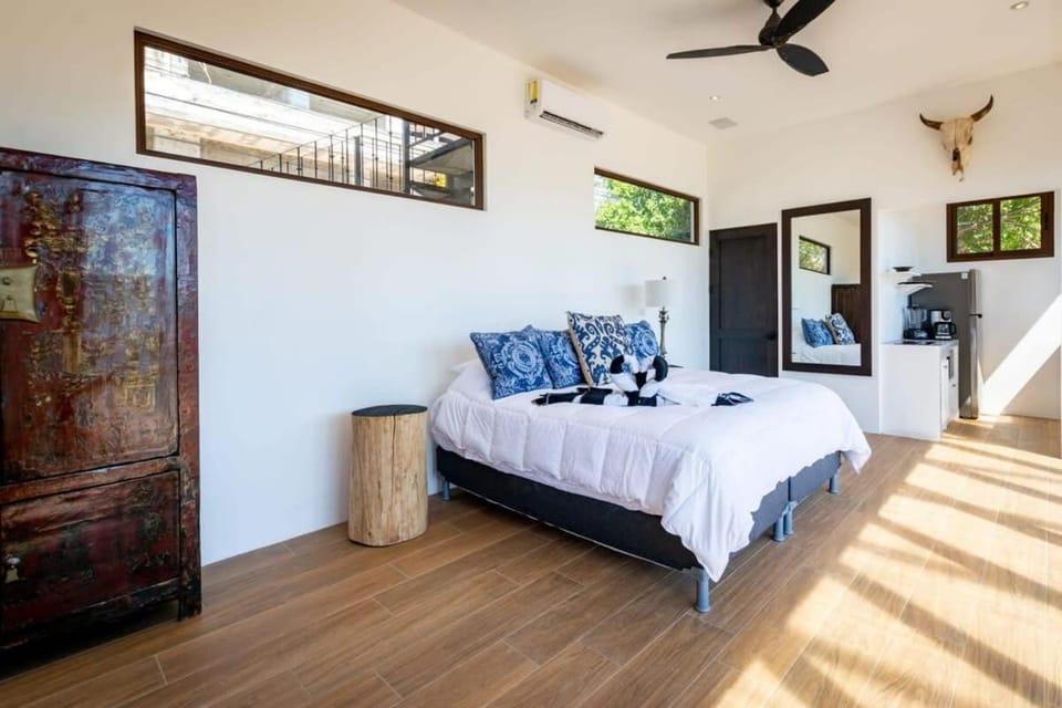 Stunning Home with Brand-New Guesthouse and Oceanview Terrace with Private Swimming Pool & Hot Tub House in Playa Flamingo