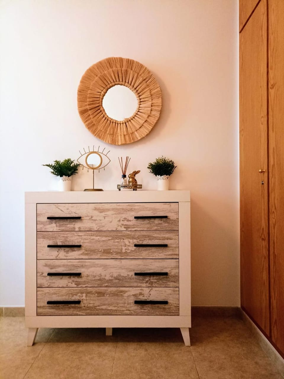 Decorative detail, wardrobe