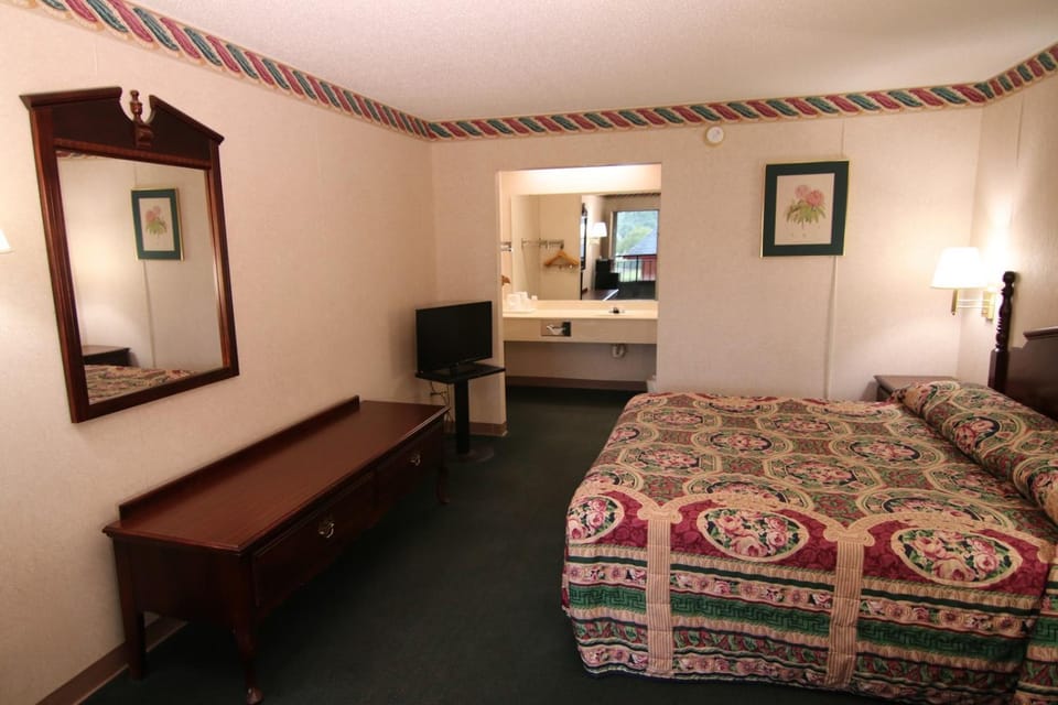 TV and multimedia, Bedroom, hair dresser