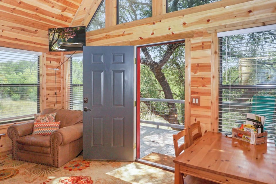 Arbor House of Dripping Springs - Finch House House in Rio Grande