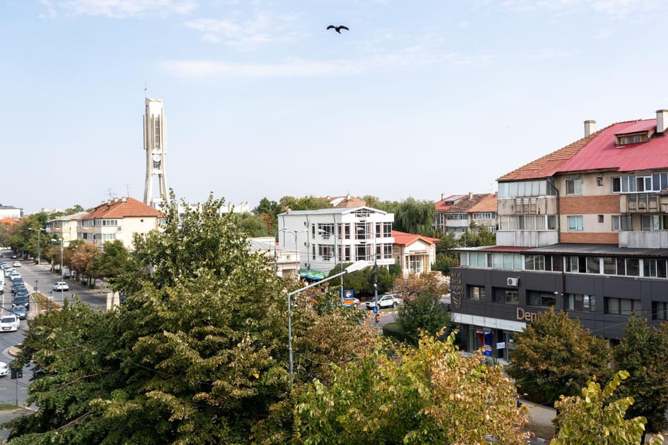 Facade/entrance, Balcony/Terrace, City view