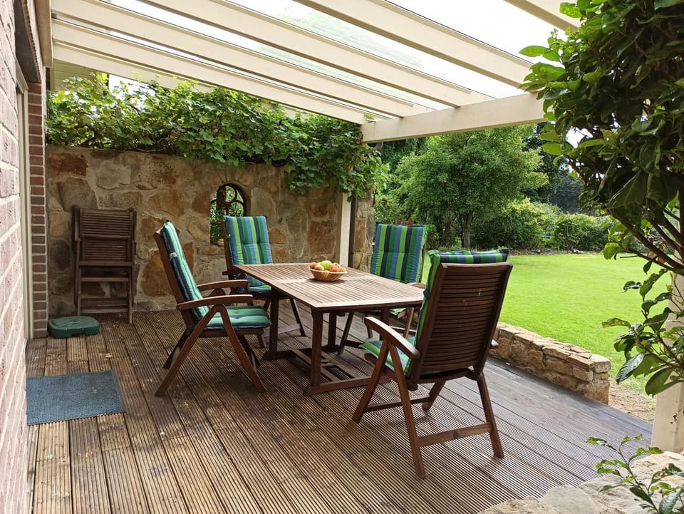 Patio, Spring, Garden, View (from property/room), Balcony/Terrace, Seating area, Garden view