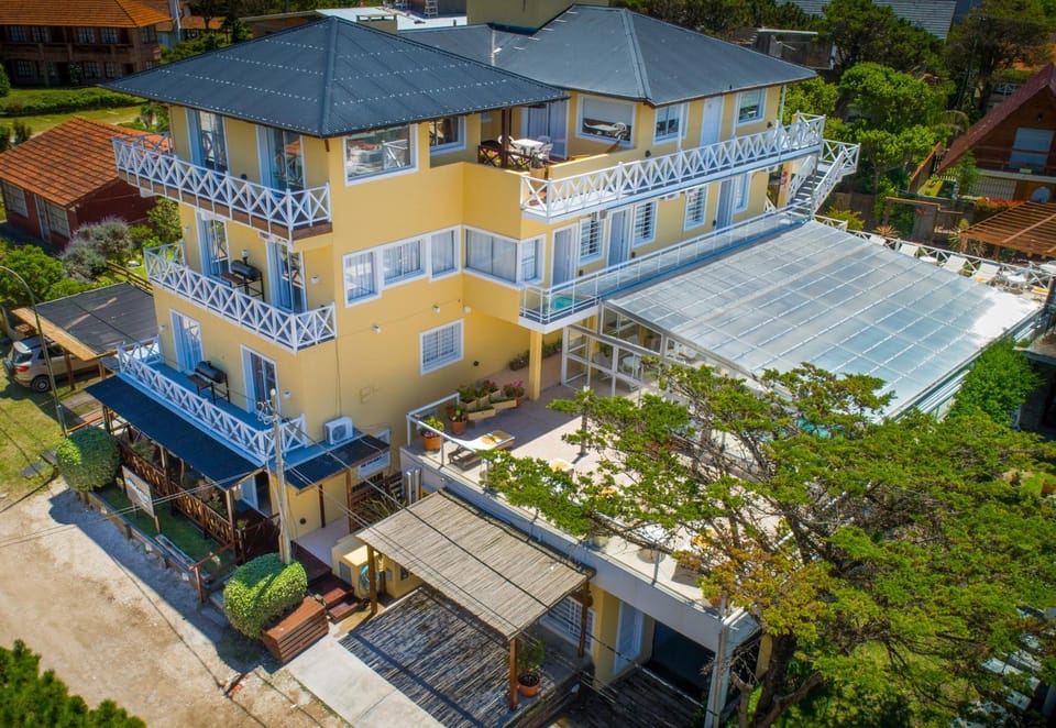 Property building, Bird's eye view, Floor plan