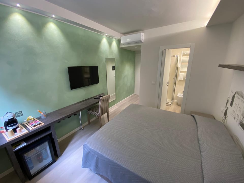 Bed, TV and multimedia