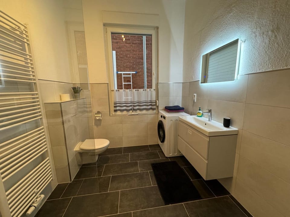 Toilet, Bathroom, washing machine