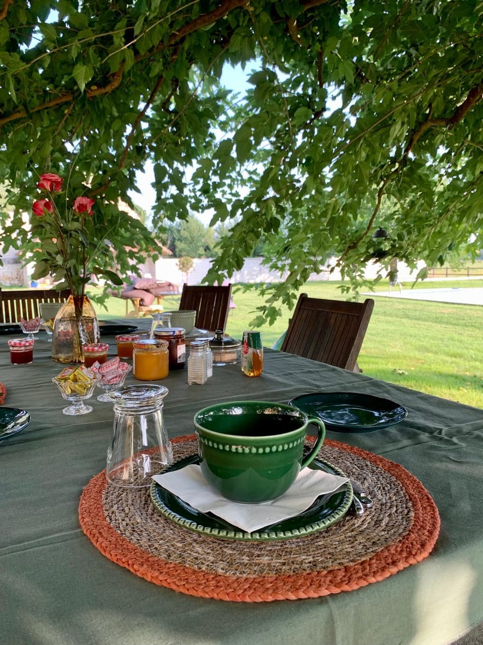 Patio, Dining area, Garden view, Breakfast