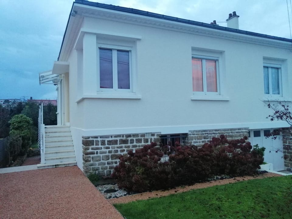 Chez Papinette, proche gare et centre, pdj compris Vacation rental in Pays de la Loire
