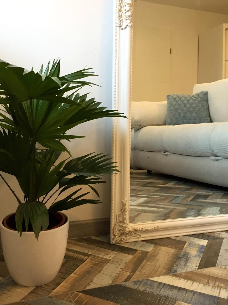 Living room, Decorative detail
