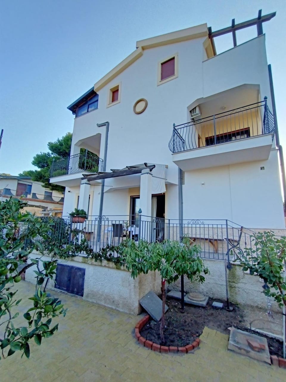 Property building, Patio, Garden