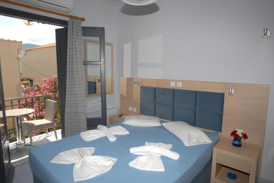 Irene ROOMS & STUDIOS PETRA Apartment in Decentralized Administration of the Aegean