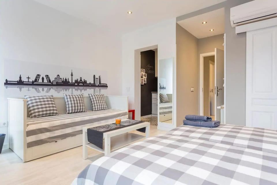 ºººMZ Atocha Station Studio ººº Apartment in Centro