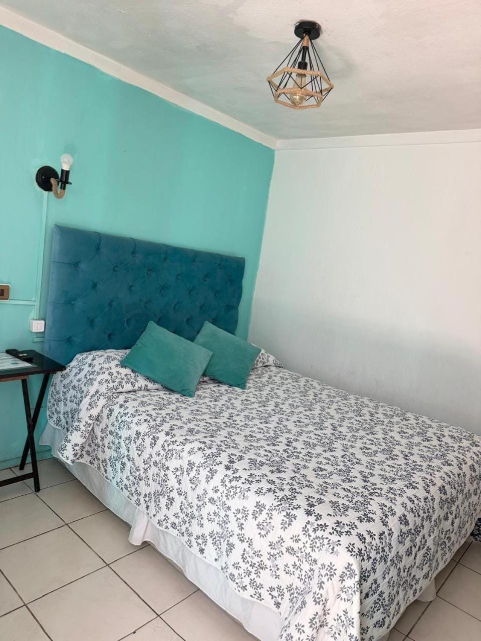 Hostal Avenue Bed and Breakfast in La Serena