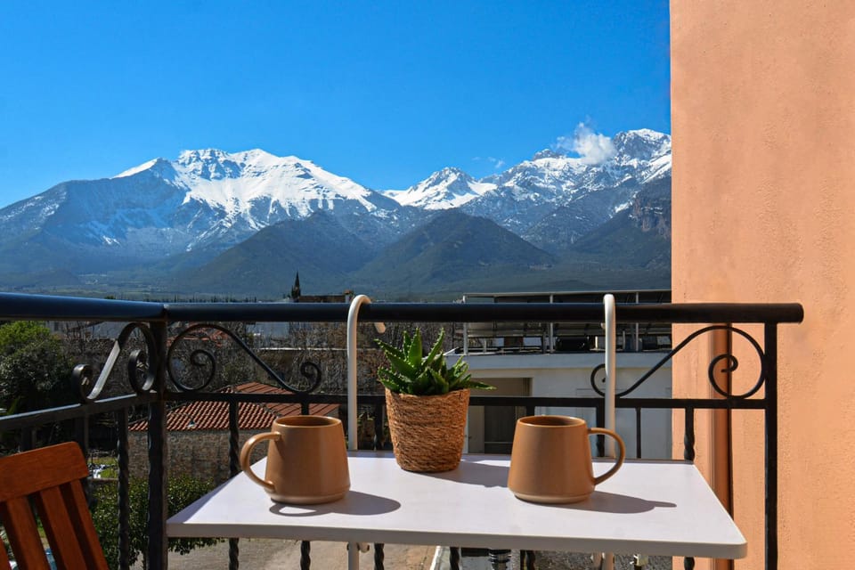 Nearby landmark, Natural landscape, View (from property/room), Balcony/Terrace, Mountain view