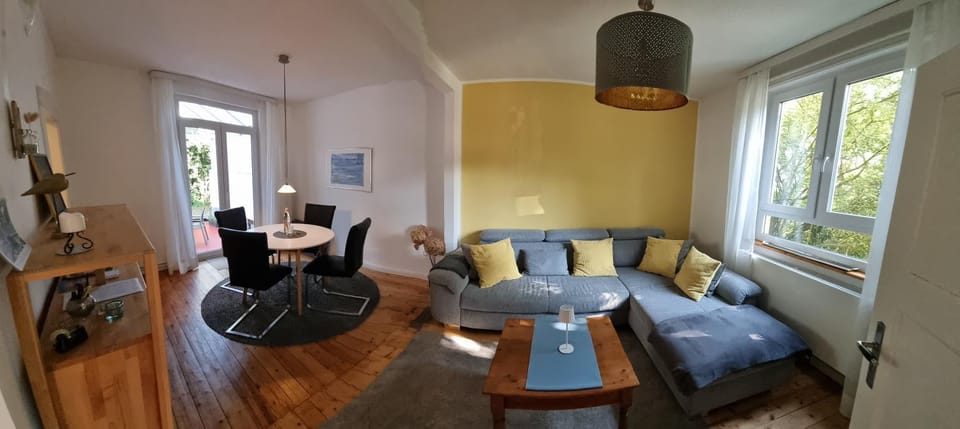 Helle DHH mit überdachter Terrasse Apartment in Oldenburg