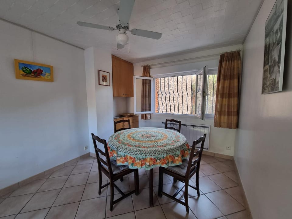 Appartement T3 calme avec terrasse et cuisine équipée, à 300m de la plage de Collioure - FR-1-309-246 Apartment in Collioure