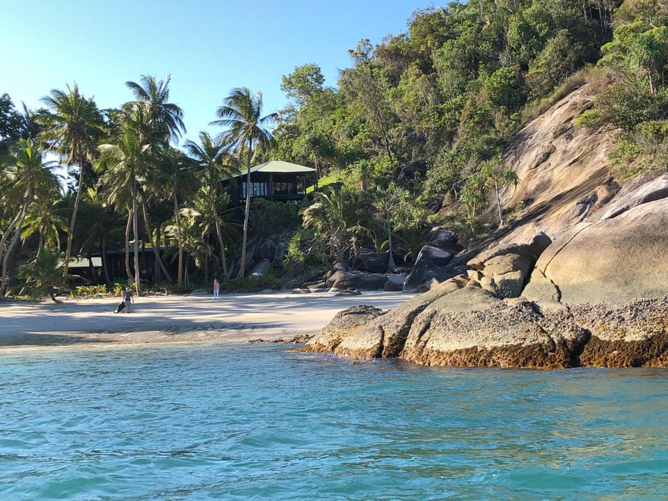 Property building, Facade/entrance, Beach