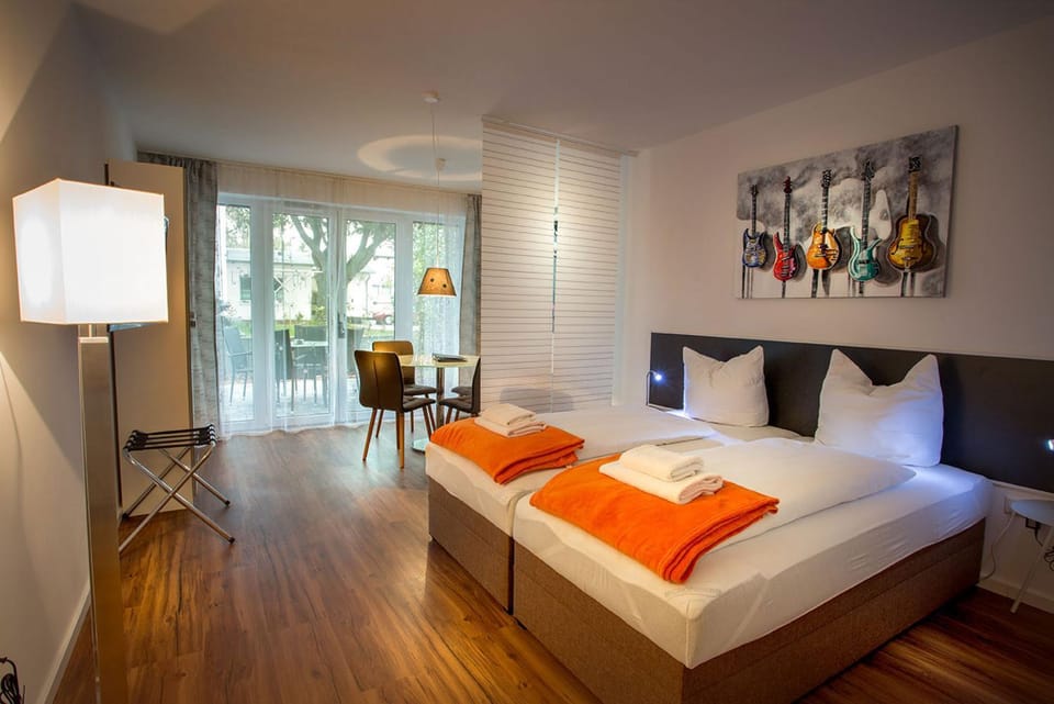 Bed, Living room, Photo of the whole room, Bedroom, towels