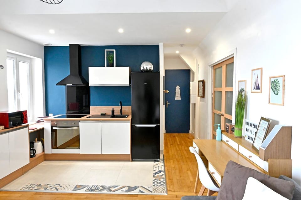 Kitchen or kitchenette, Seating area, minibar, pet friendly, stove