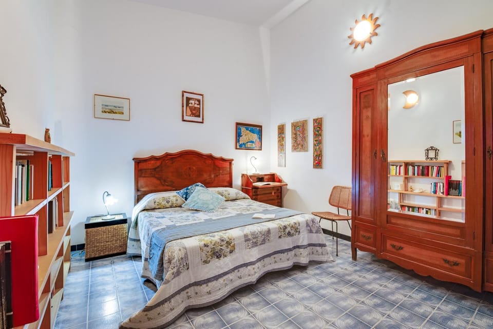 Bed, Photo of the whole room, Bedroom, wardrobe