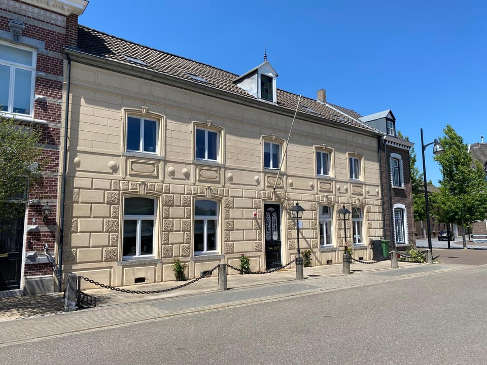 Property building, Facade/entrance