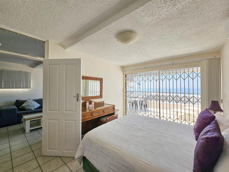 View (from property/room), Balcony/Terrace, Bedroom
