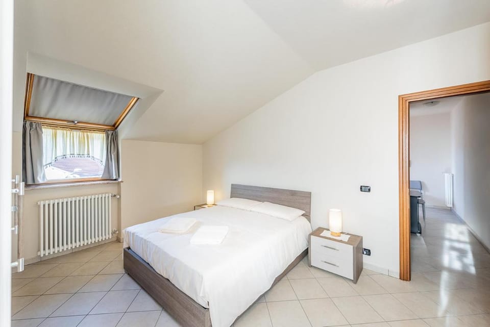 Bed, Bedroom, internet